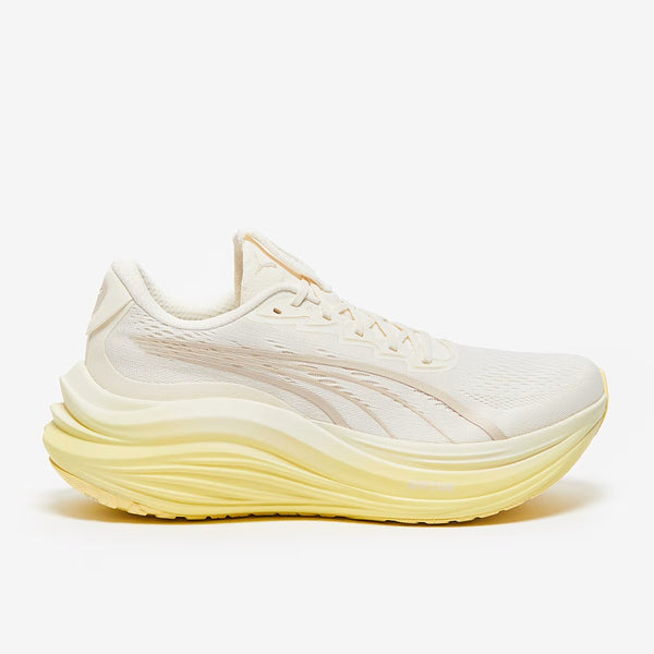 Puma Women's MagMax NITRO Road Running Shoes